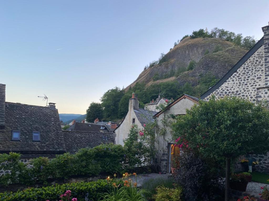 L'Escale De Camille Hotel Murat  Kültér fotó