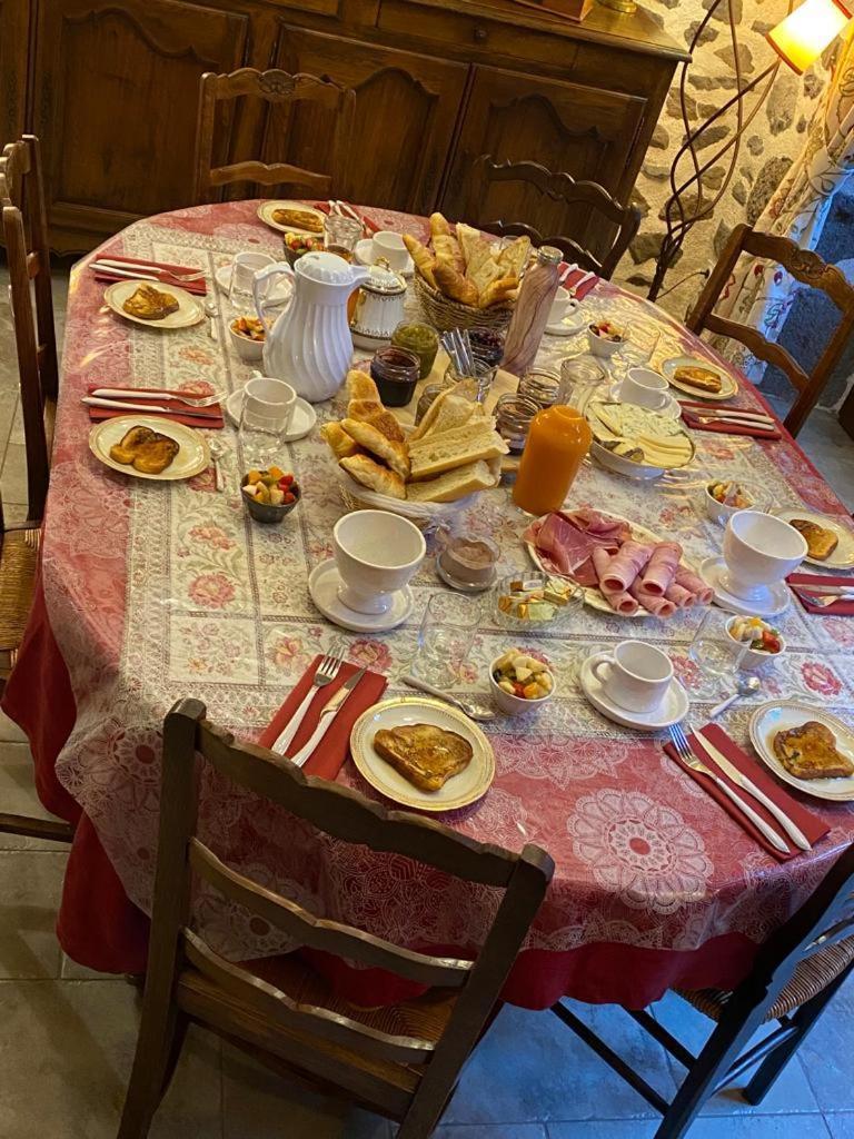 L'Escale De Camille Hotel Murat  Kültér fotó
