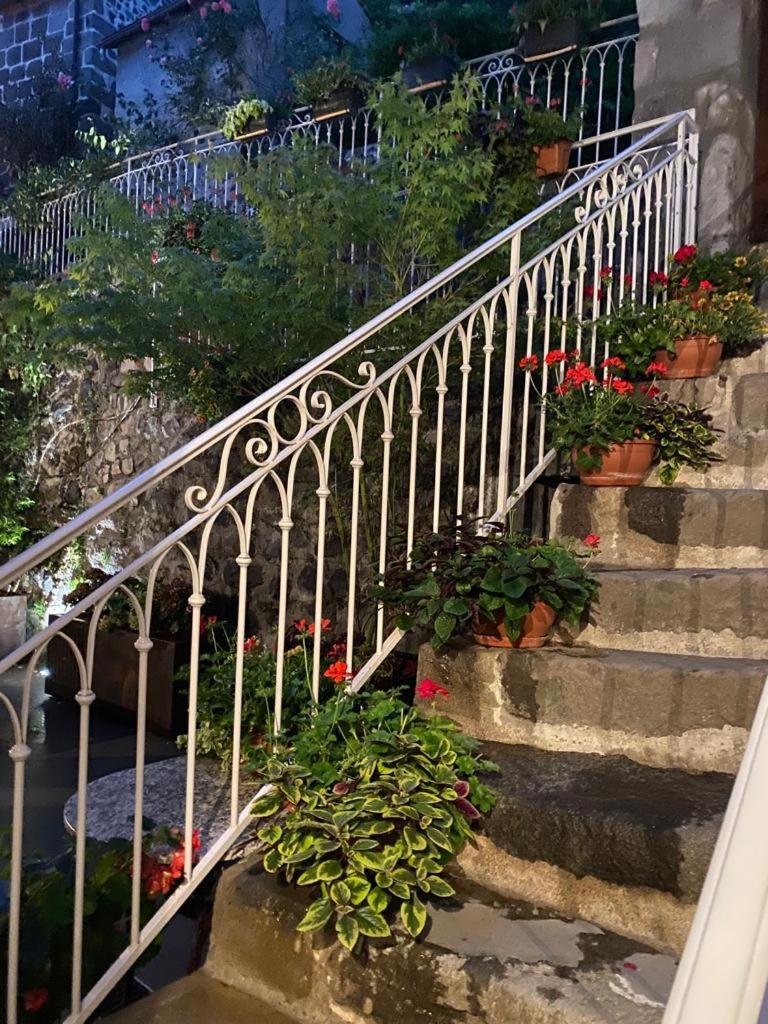 L'Escale De Camille Hotel Murat  Kültér fotó