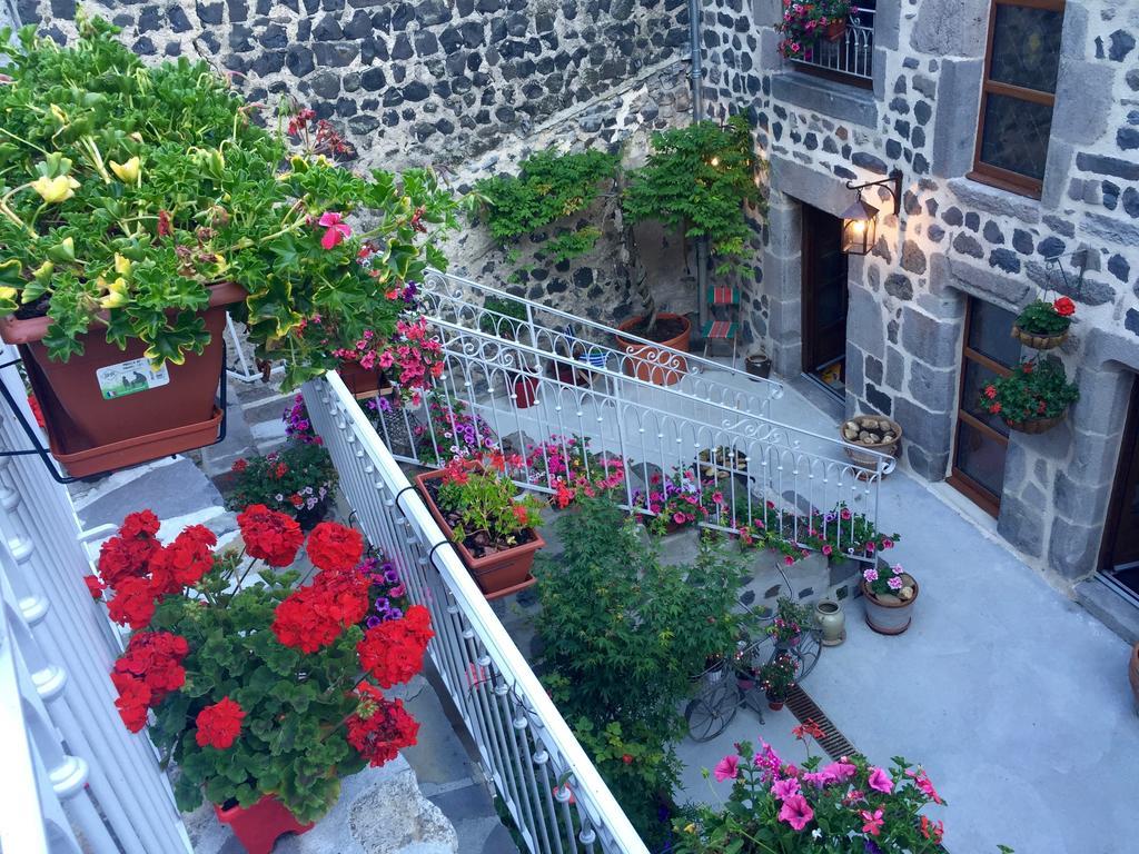 L'Escale De Camille Hotel Murat  Kültér fotó