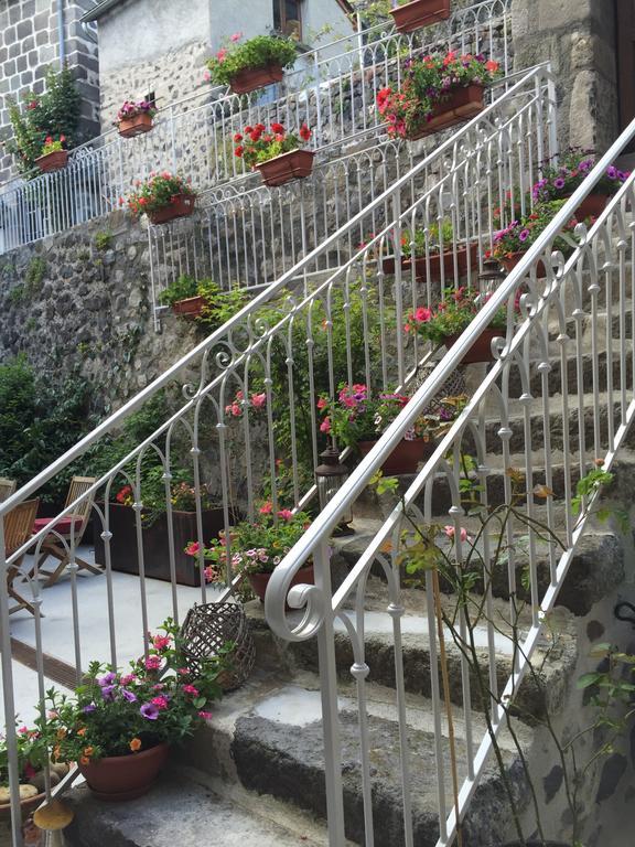 L'Escale De Camille Hotel Murat  Kültér fotó
