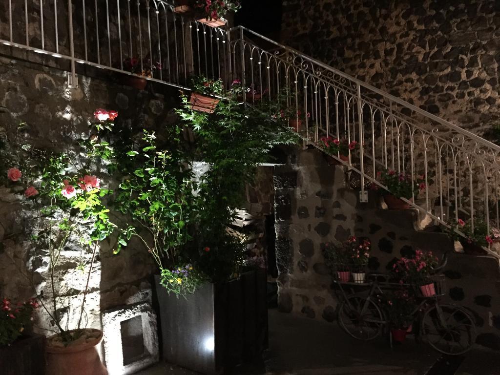 L'Escale De Camille Hotel Murat  Kültér fotó