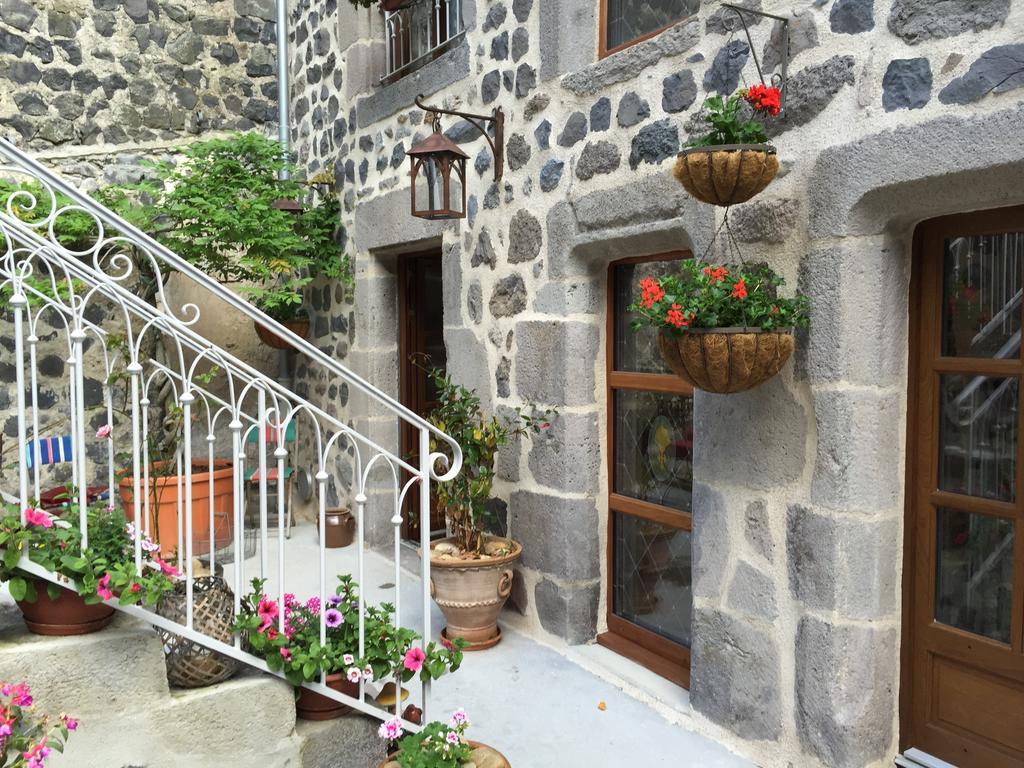 L'Escale De Camille Hotel Murat  Kültér fotó