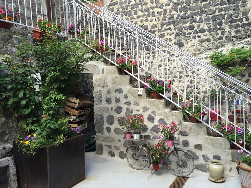 L'Escale De Camille Hotel Murat  Kültér fotó