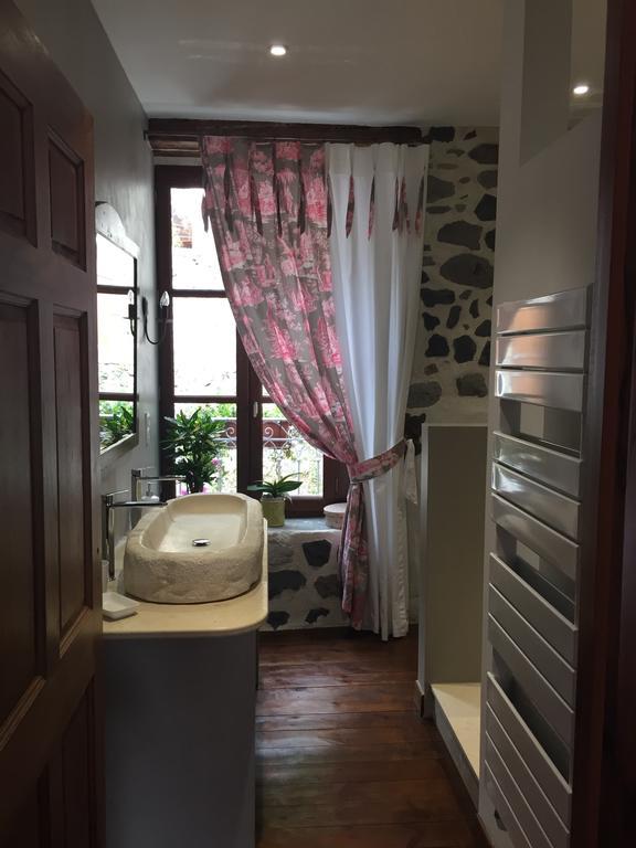 L'Escale De Camille Hotel Murat  Kültér fotó